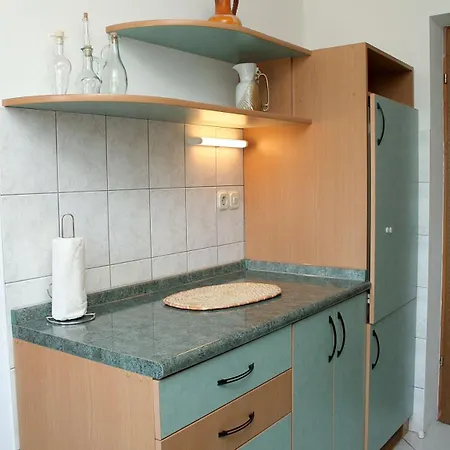 4634b Vrboska