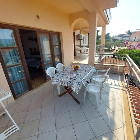 4634b Vrboska